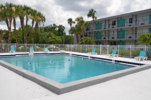 Altamonte Springs Hotel And Suites