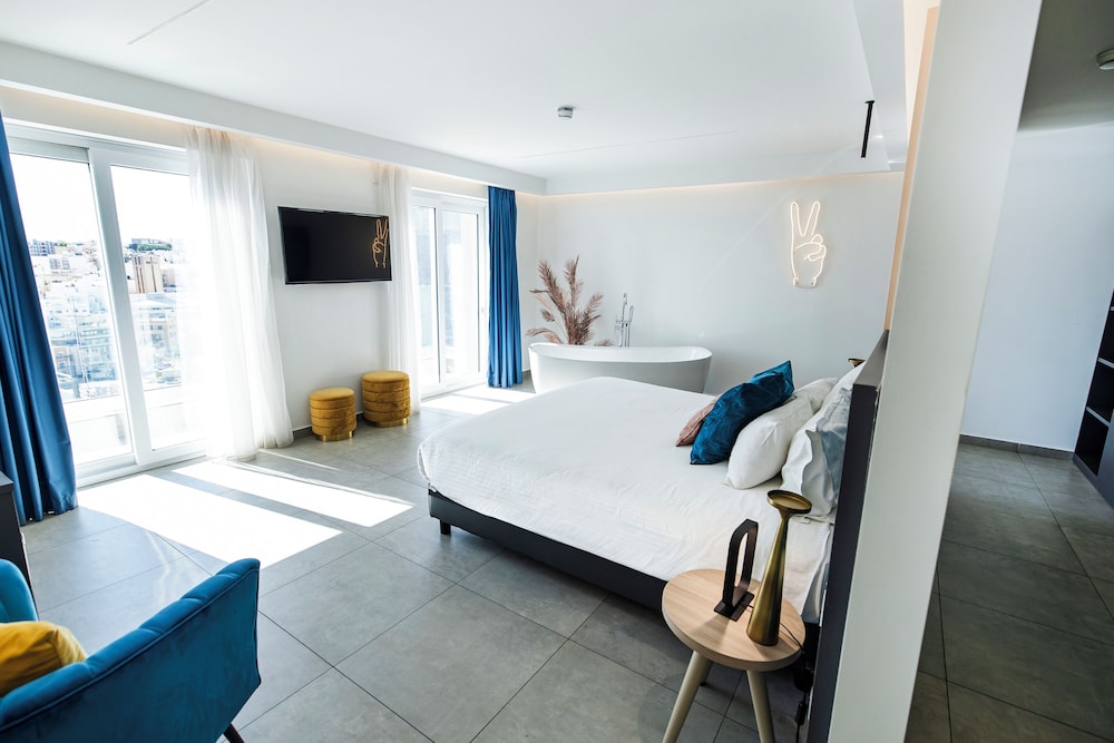 flamingo hotel malta