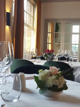 Hotel De La Poste,Mortain-Bocage>>Mortain,3 star