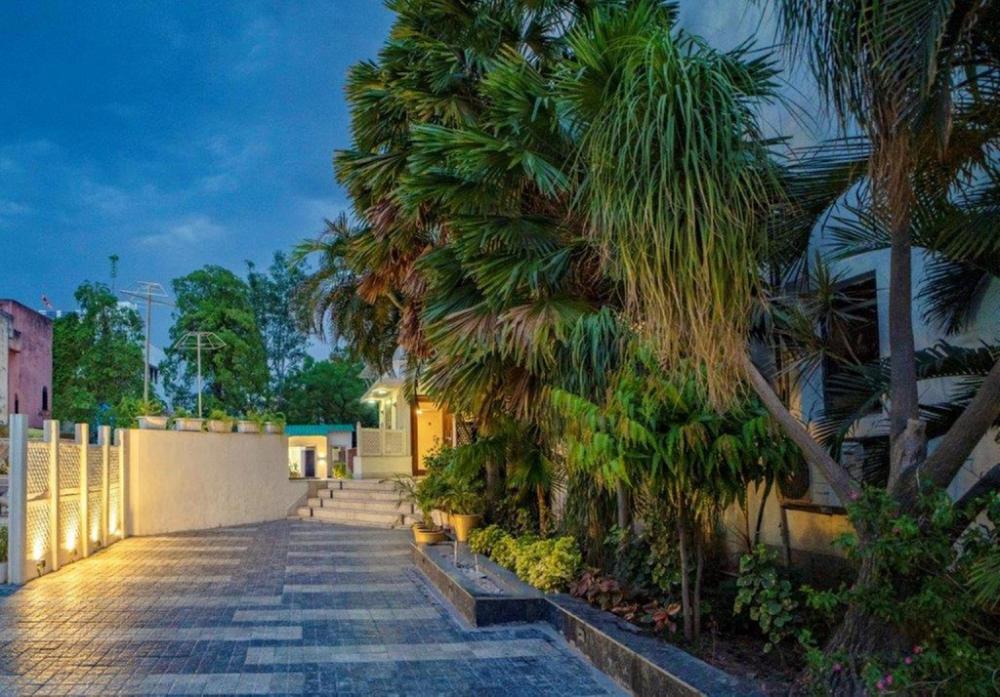 radiant globus hotel