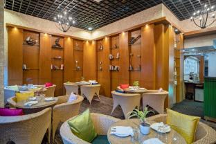 radiant globus hotel