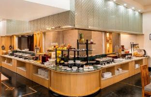 radiant globus hotel