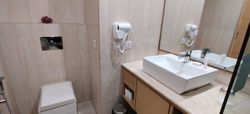 radiant globus hotel