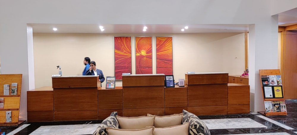 radiant globus hotel