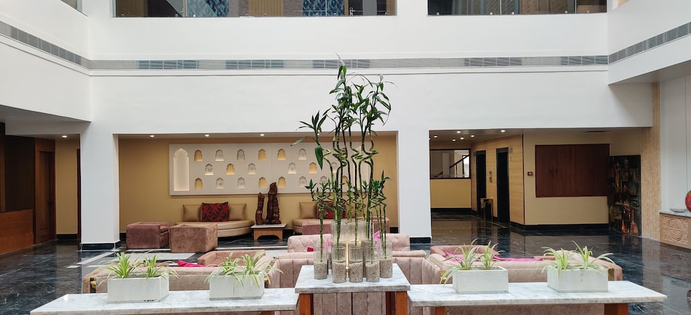 radiant globus hotel