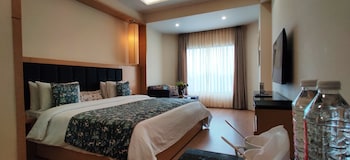 radiant globus hotel