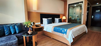 radiant globus hotel