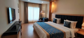 radiant globus hotel