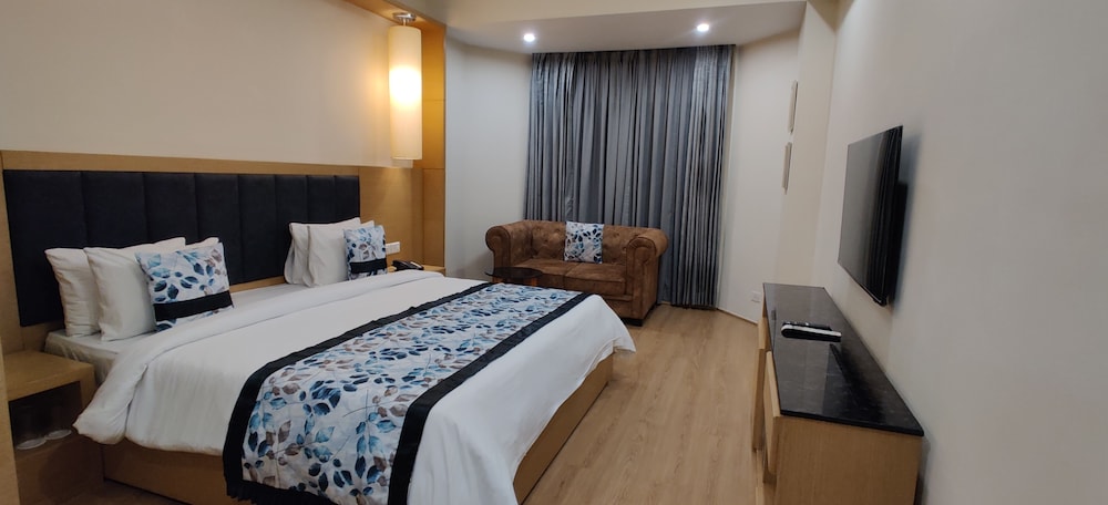 radiant globus hotel