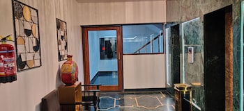 Radiant Globus Hotel,,4 star