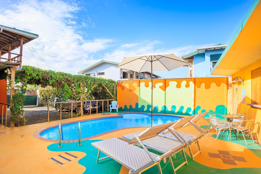 hotel la casa de las flores cahuita