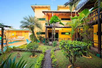 hotel la casa de las flores cahuita