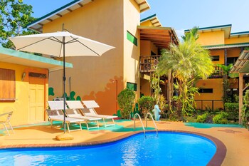 hotel la casa de las flores cahuita