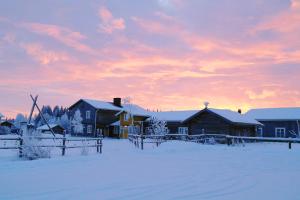 elves village hotel