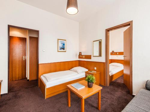 Hotel Jensen,,3 star