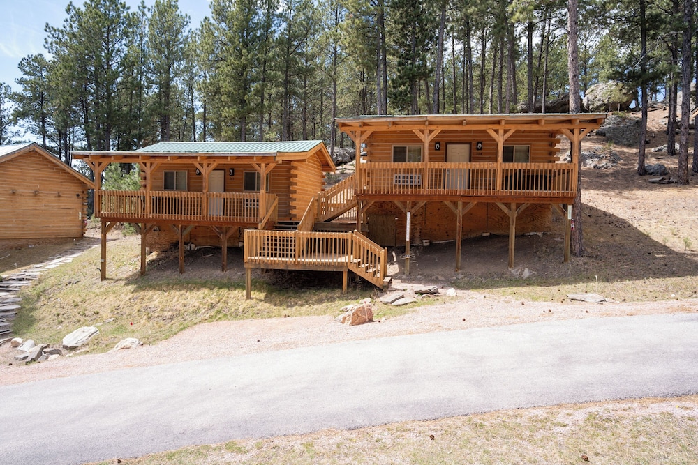 rock crest lodge and cabins