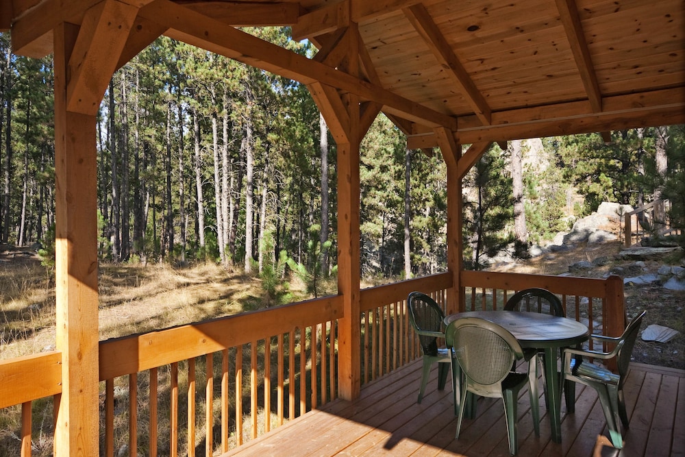 rock crest lodge and cabins