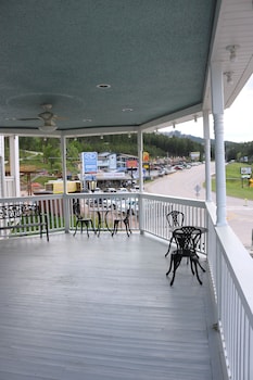 roosevelt inn mount rushmore