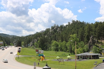 roosevelt inn mount rushmore
