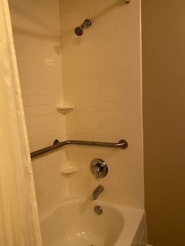 royal pacific motor inn