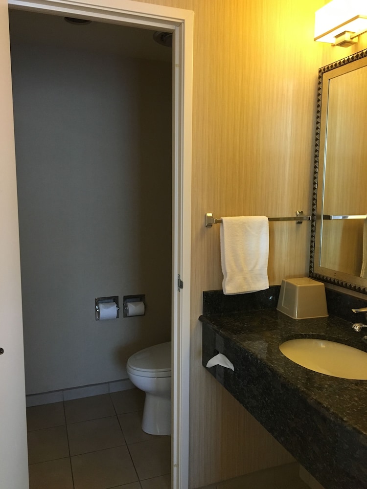 royal pacific motor inn