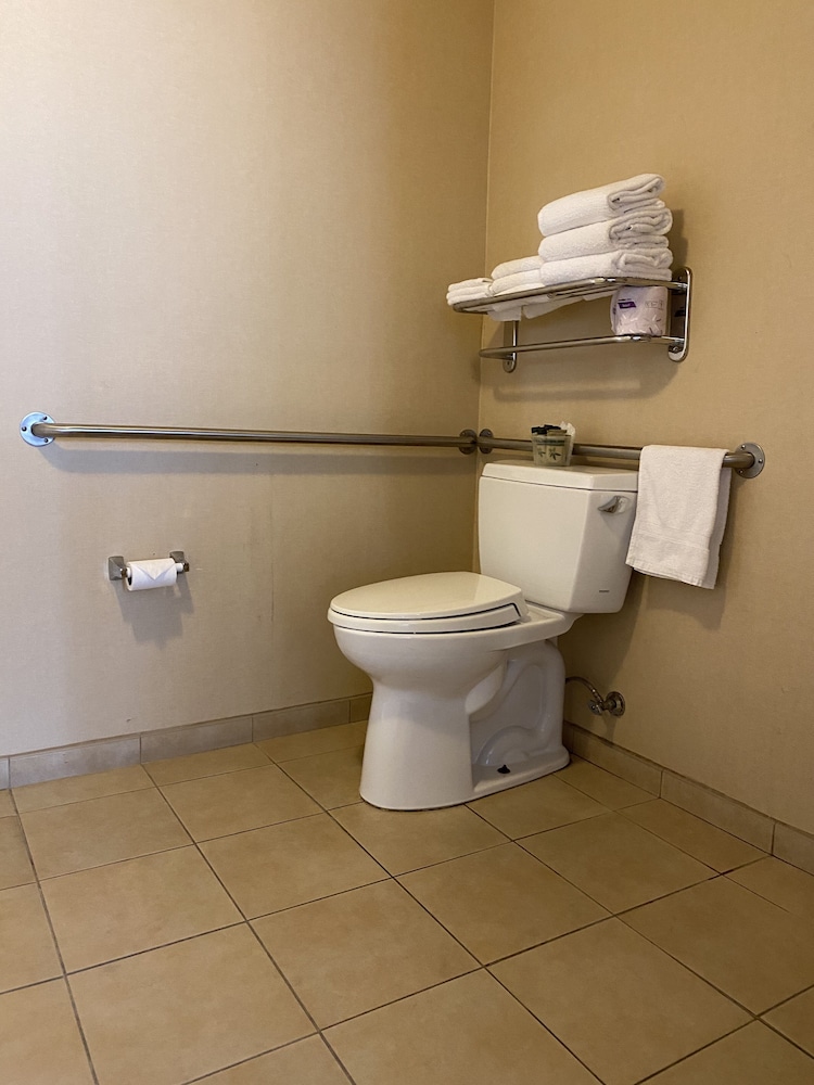 royal pacific motor inn