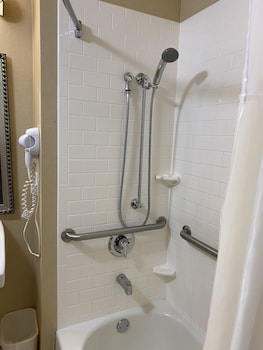 royal pacific motor inn