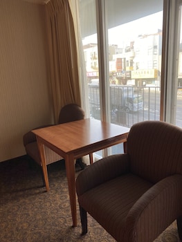 royal pacific motor inn