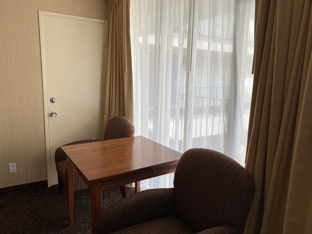 royal pacific motor inn