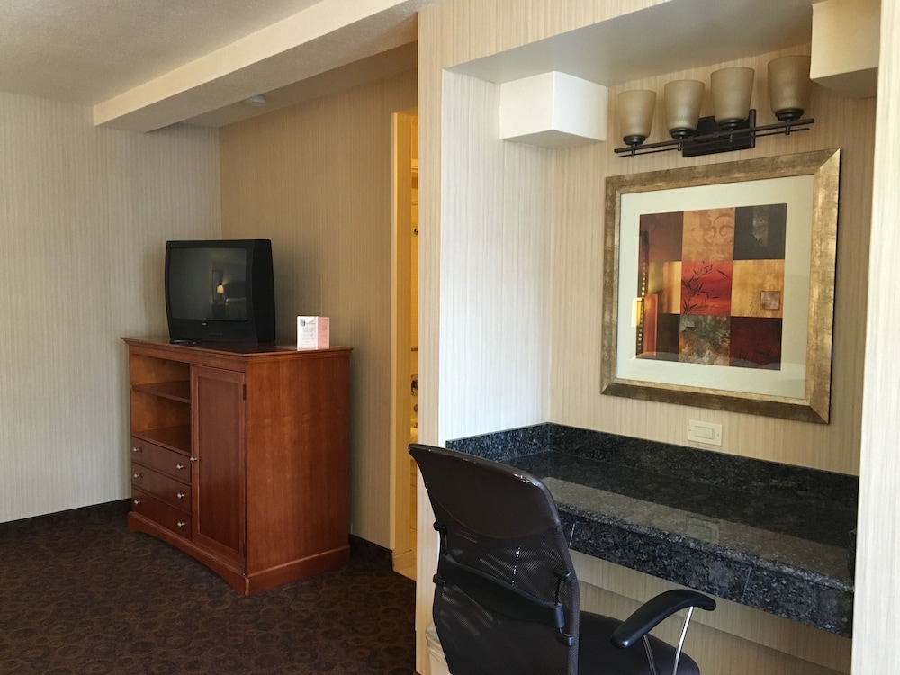 royal pacific motor inn