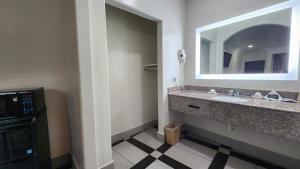 scottish inns and suites sam houston pkwy