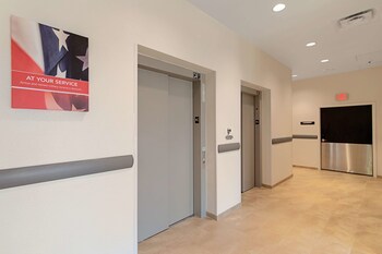 studio 6 austin tx airport