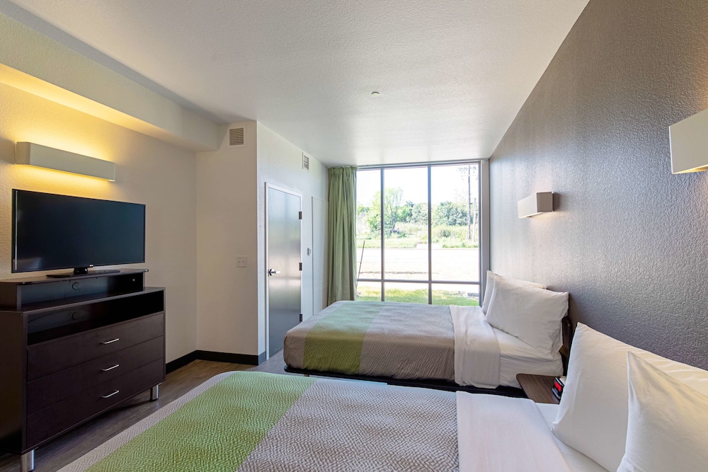 studio 6 austin tx airport