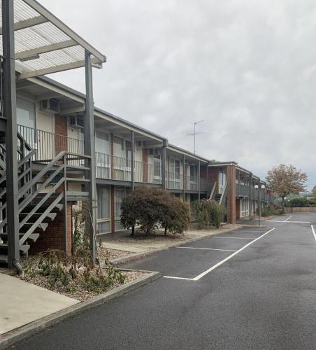 latrobe motel morwell