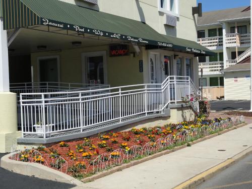 sea palace inn