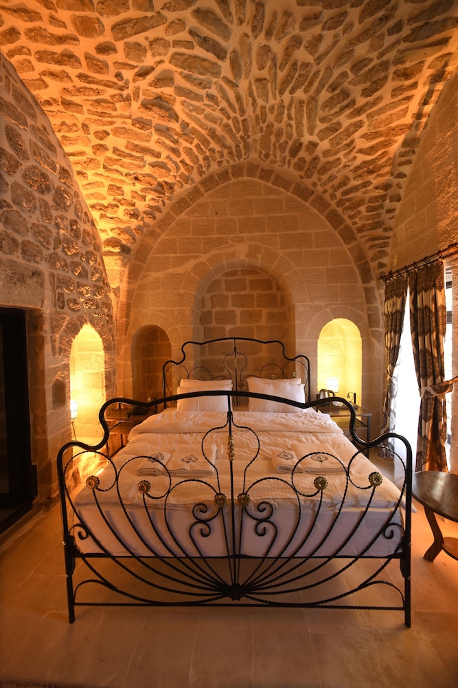 legacy mesopotamia hotel