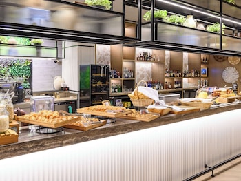 ibis world trade centre dubai