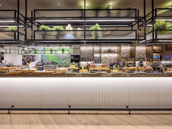 ibis world trade centre dubai