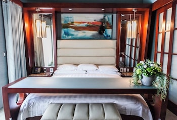 shade hotel