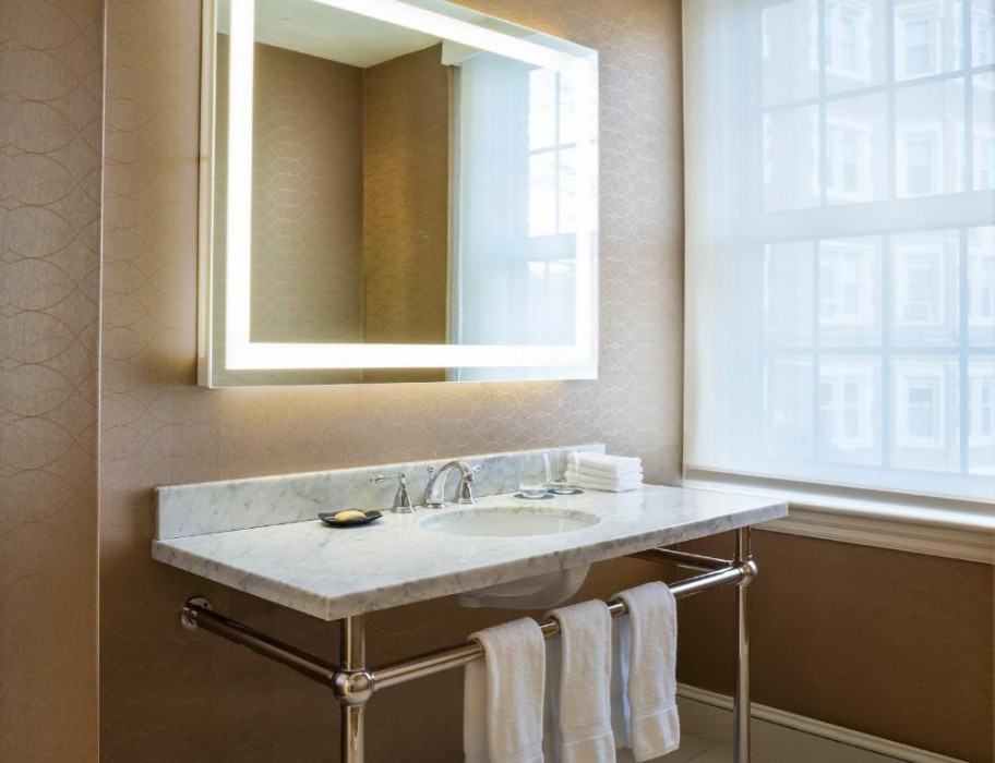 sheraton commander hotel