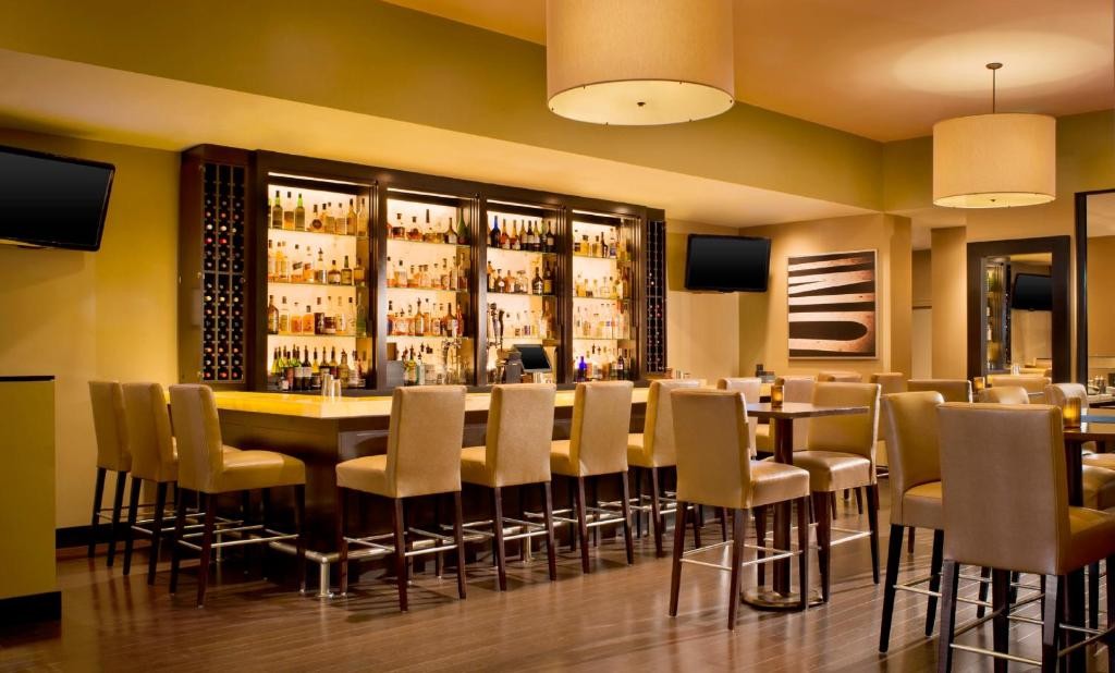 sheraton commander hotel