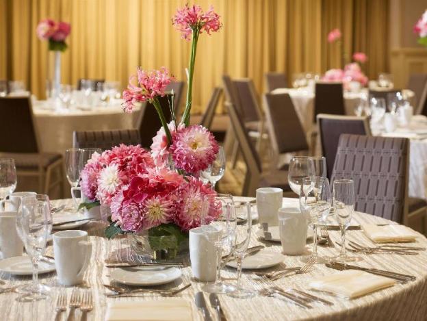 sheraton commander hotel