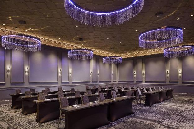 sheraton commander hotel