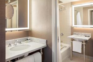 sheraton commander hotel