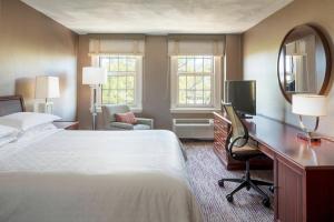 sheraton commander hotel