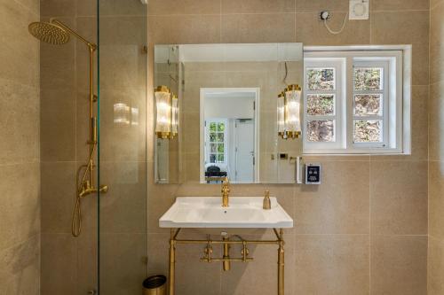 kinwani house by aalia collection