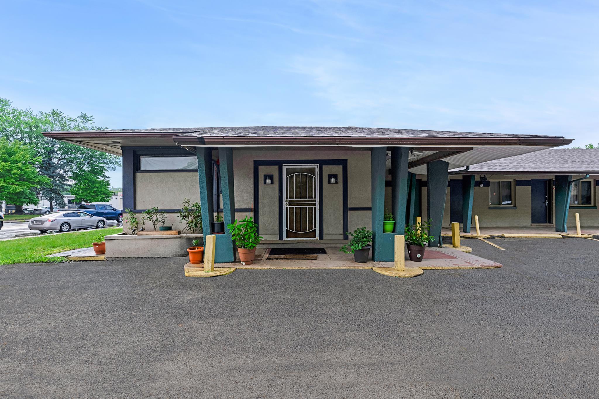 red carpet inn