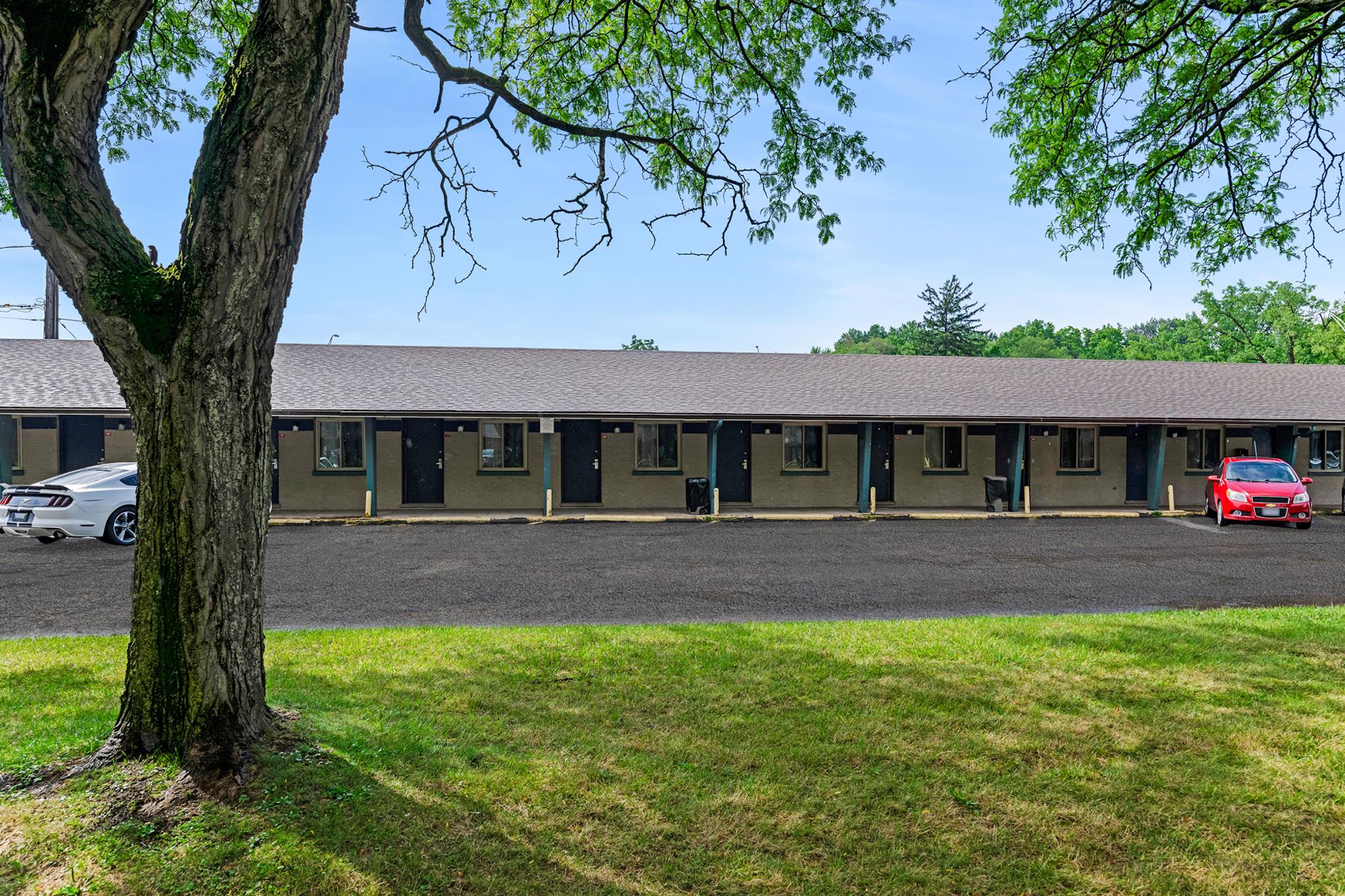 red carpet inn