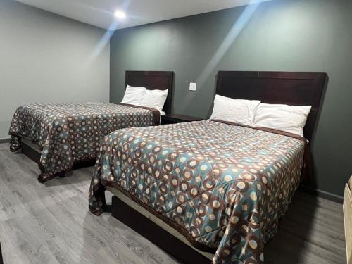 red carpet inn