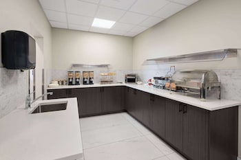 baymont by wyndham west edmonton